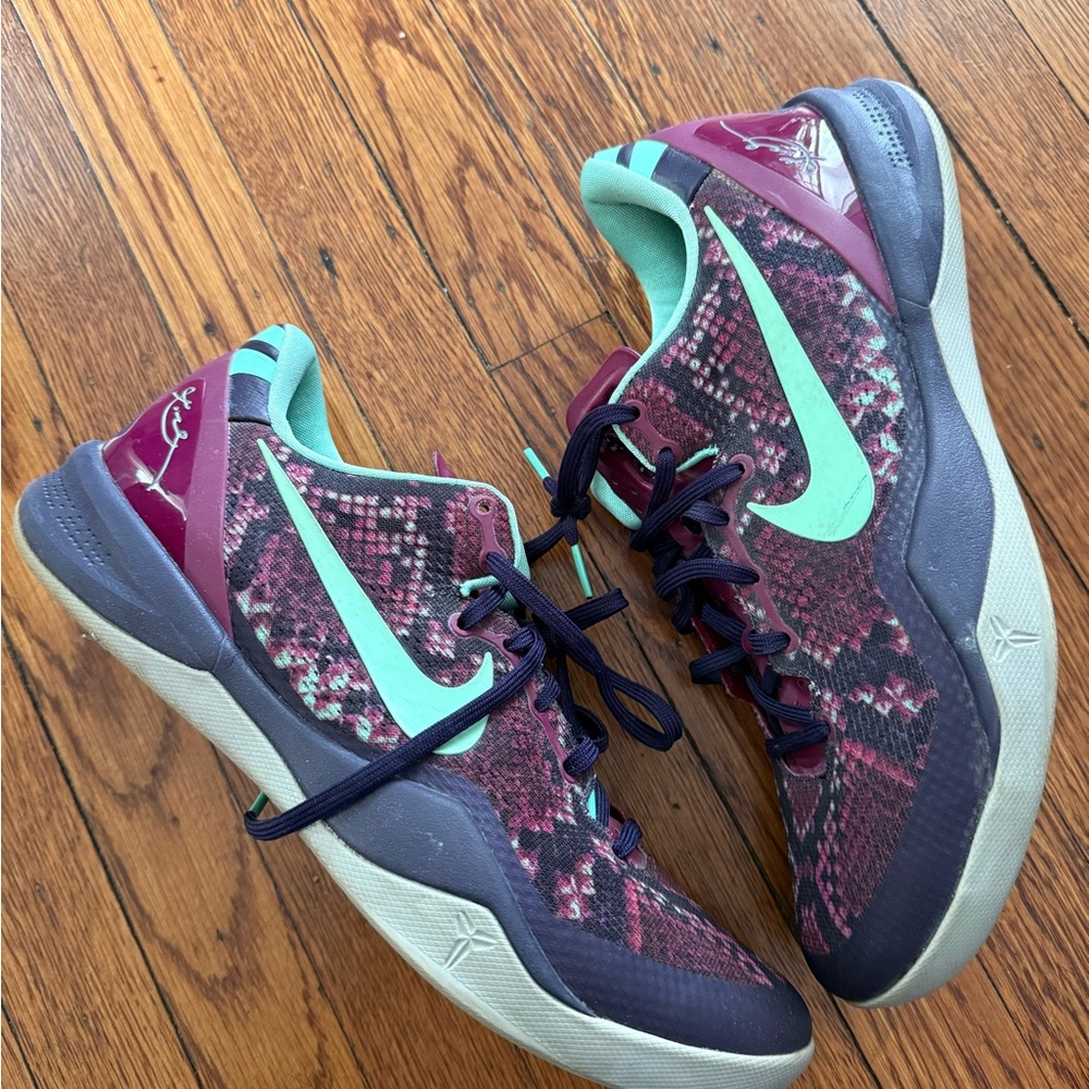 Kobe Bryant pit viper Nikes